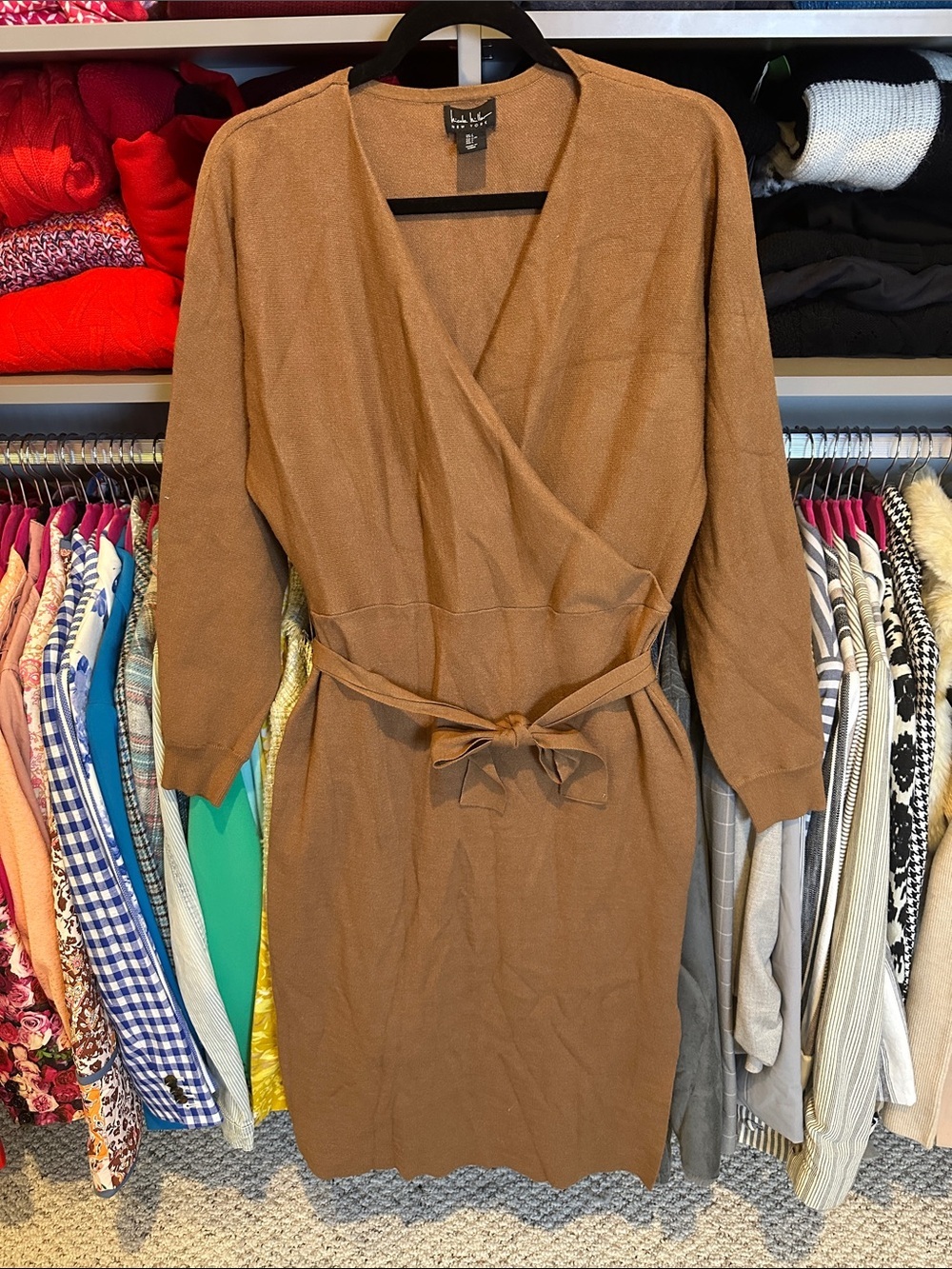 Nicole Miller brown long sleeve v neck side slit belted sweater dress size L
